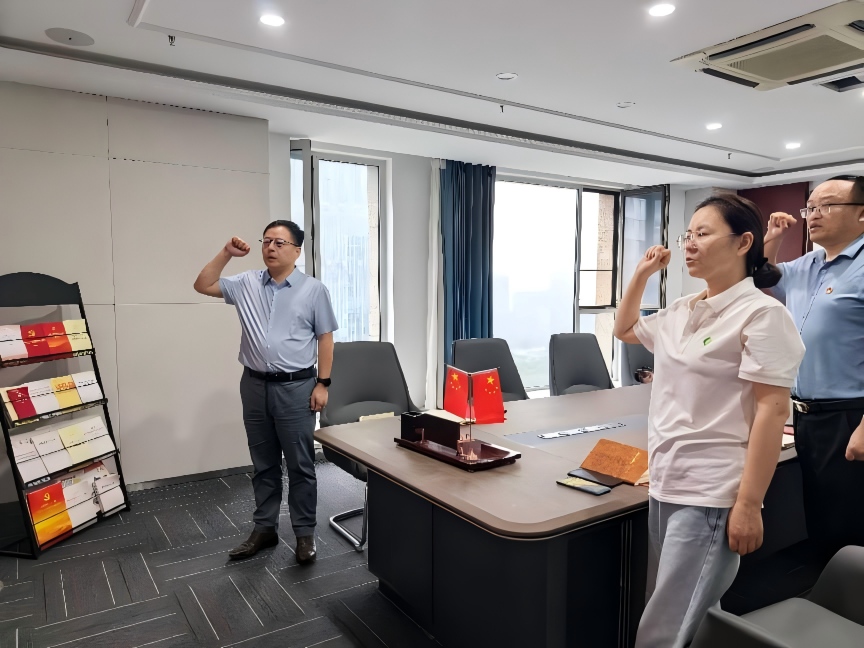 喜迎七一颂党恩 砥砺初心勇担当